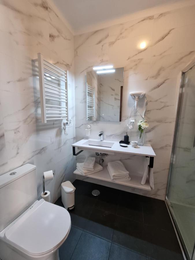 Apartmento Praia Da Dona Ana Lagos Exteriér fotografie