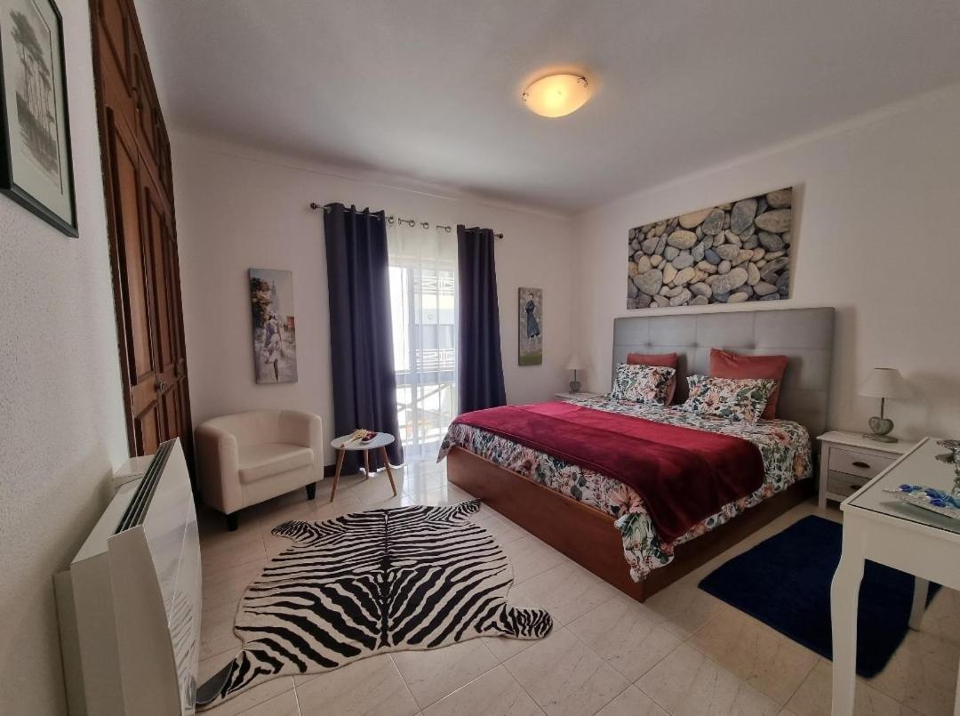Apartmento Praia Da Dona Ana Lagos Exteriér fotografie
